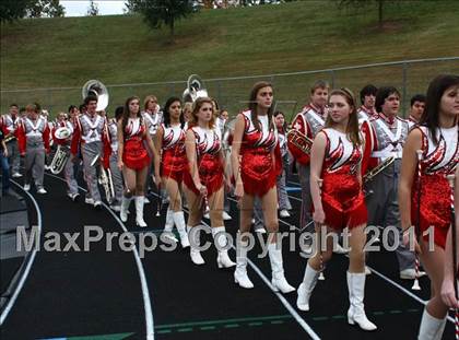 Thumbnail 2 in Van vs. Gilmer (3A Division 2 Region 2 Area Playoffs) photogallery.