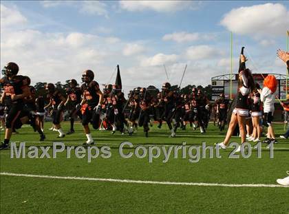 Thumbnail 3 in Van vs. Gilmer (3A Division 2 Region 2 Area Playoffs) photogallery.