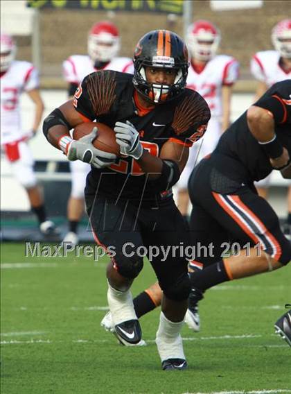 Thumbnail 3 in Van vs. Gilmer (3A Division 2 Region 2 Area Playoffs) photogallery.