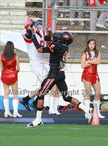 Thumbnail 3 in Van vs. Gilmer (3A Division 2 Region 2 Area Playoffs) photogallery.