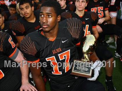 Thumbnail 2 in Van vs. Gilmer (3A Division 2 Region 2 Area Playoffs) photogallery.