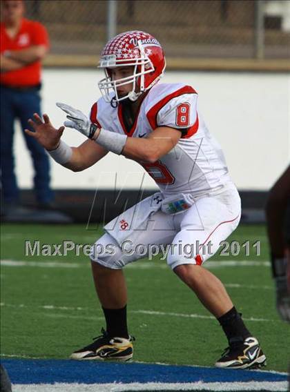 Thumbnail 1 in Van vs. Gilmer (3A Division 2 Region 2 Area Playoffs) photogallery.