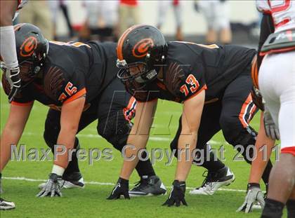 Thumbnail 3 in Van vs. Gilmer (3A Division 2 Region 2 Area Playoffs) photogallery.