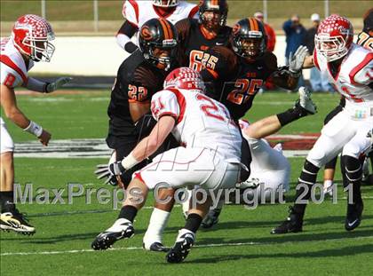 Thumbnail 3 in Van vs. Gilmer (3A Division 2 Region 2 Area Playoffs) photogallery.