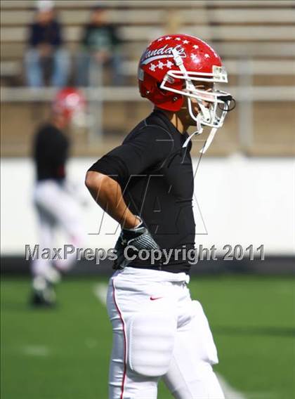 Thumbnail 3 in Van vs. Gilmer (3A Division 2 Region 2 Area Playoffs) photogallery.