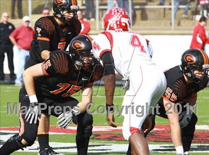 Thumbnail 3 in Van vs. Gilmer (3A Division 2 Region 2 Area Playoffs) photogallery.