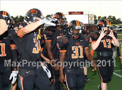 Thumbnail 2 in Van vs. Gilmer (3A Division 2 Region 2 Area Playoffs) photogallery.