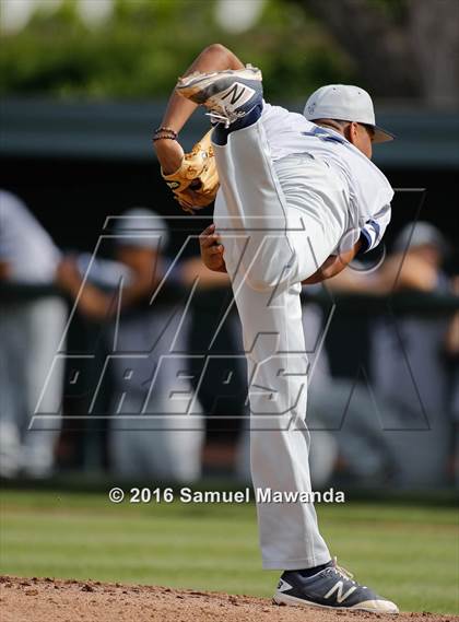 Thumbnail 2 in Notre Dame (SO) vs Harvard-Westlake photogallery.