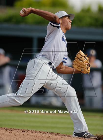 Thumbnail 3 in Notre Dame (SO) vs Harvard-Westlake photogallery.