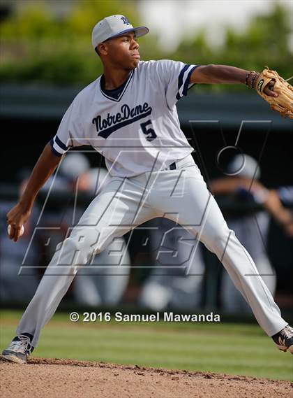 Thumbnail 1 in Notre Dame (SO) vs Harvard-Westlake photogallery.