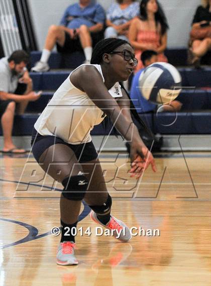 Thumbnail 2 in San Marino vs. Flintridge Prep photogallery.