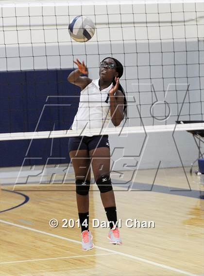Thumbnail 1 in San Marino vs. Flintridge Prep photogallery.