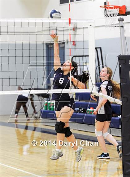 Thumbnail 2 in San Marino vs. Flintridge Prep photogallery.