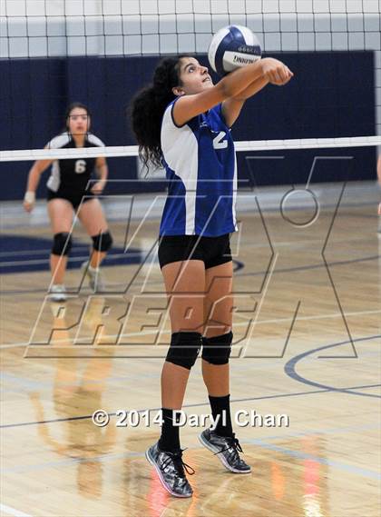 Thumbnail 2 in San Marino vs. Flintridge Prep photogallery.