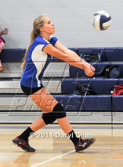 Thumbnail 3 in San Marino vs. Flintridge Prep photogallery.