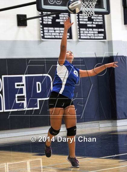 Thumbnail 3 in San Marino vs. Flintridge Prep photogallery.