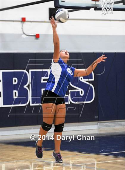 Thumbnail 2 in San Marino vs. Flintridge Prep photogallery.