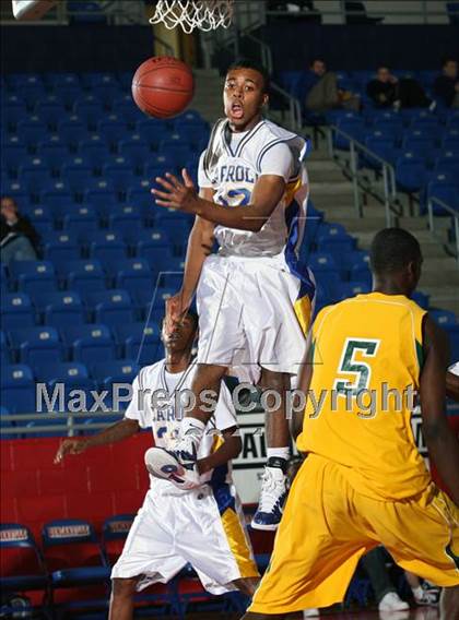 Thumbnail 1 in Carroll vs Dallas Madison (Metroplex Thanksgiving Hoopfest) photogallery.
