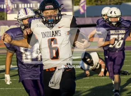 Thumbnail 1 in Grand Saline Indians vs Eustace Bulldogs photogallery.