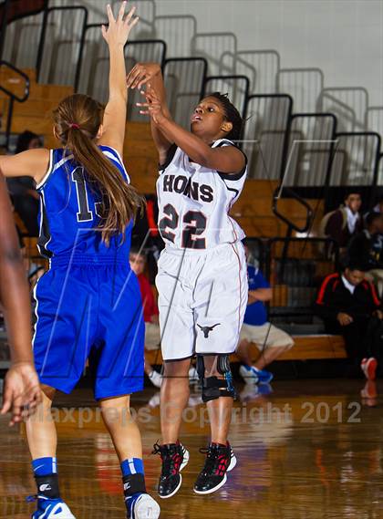 Thumbnail 3 in Cypress Creek vs. Dobie (McDonald's Texas Invitational) photogallery.