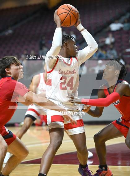 Thumbnail 2 in San Joaquin Memorial vs. John Paul II (Tarkanian Classic) photogallery.