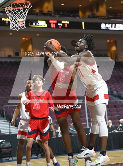 Thumbnail 3 in San Joaquin Memorial vs. John Paul II (Tarkanian Classic) photogallery.