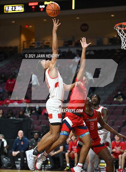 Thumbnail 2 in San Joaquin Memorial vs. John Paul II (Tarkanian Classic) photogallery.