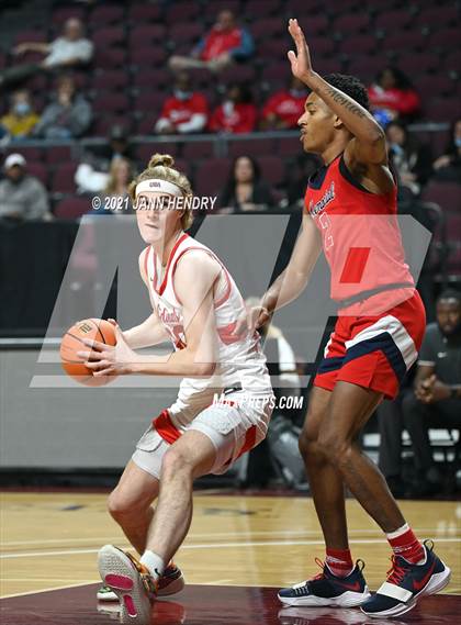 Thumbnail 1 in San Joaquin Memorial vs. John Paul II (Tarkanian Classic) photogallery.