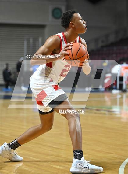 Thumbnail 1 in San Joaquin Memorial vs. John Paul II (Tarkanian Classic) photogallery.