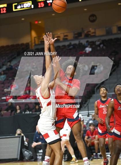 Thumbnail 1 in San Joaquin Memorial vs. John Paul II (Tarkanian Classic) photogallery.