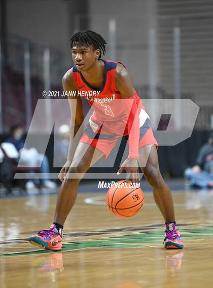 Thumbnail 2 in San Joaquin Memorial vs. John Paul II (Tarkanian Classic) photogallery.