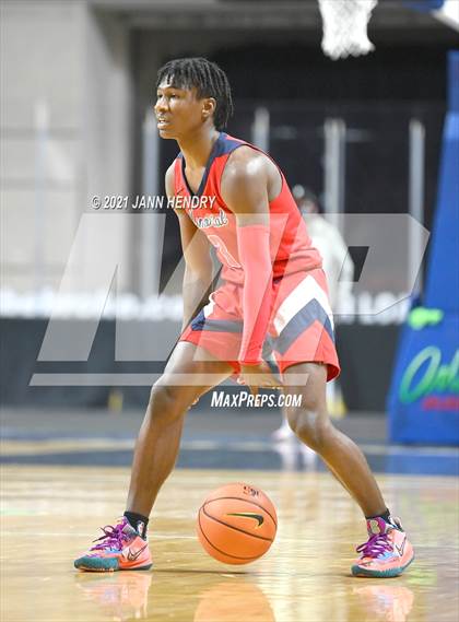 Thumbnail 2 in San Joaquin Memorial vs. John Paul II (Tarkanian Classic) photogallery.