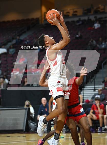 Thumbnail 3 in San Joaquin Memorial vs. John Paul II (Tarkanian Classic) photogallery.