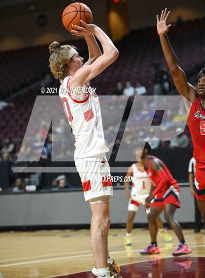 Thumbnail 2 in San Joaquin Memorial vs. John Paul II (Tarkanian Classic) photogallery.