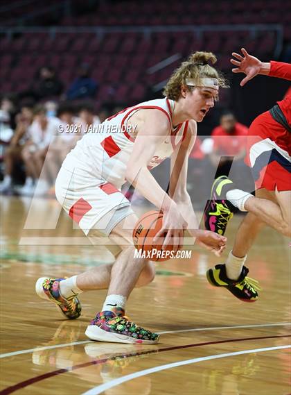 Thumbnail 3 in San Joaquin Memorial vs. John Paul II (Tarkanian Classic) photogallery.