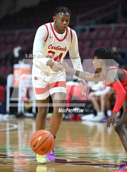 Thumbnail 2 in San Joaquin Memorial vs. John Paul II (Tarkanian Classic) photogallery.