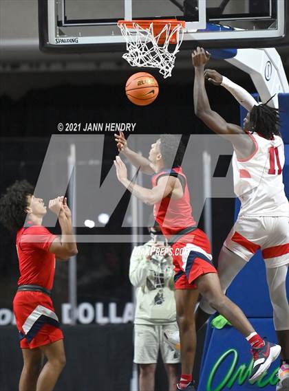 Thumbnail 2 in San Joaquin Memorial vs. John Paul II (Tarkanian Classic) photogallery.
