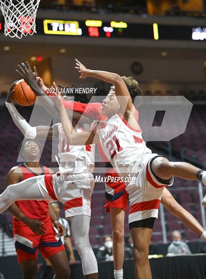 Thumbnail 3 in San Joaquin Memorial vs. John Paul II (Tarkanian Classic) photogallery.