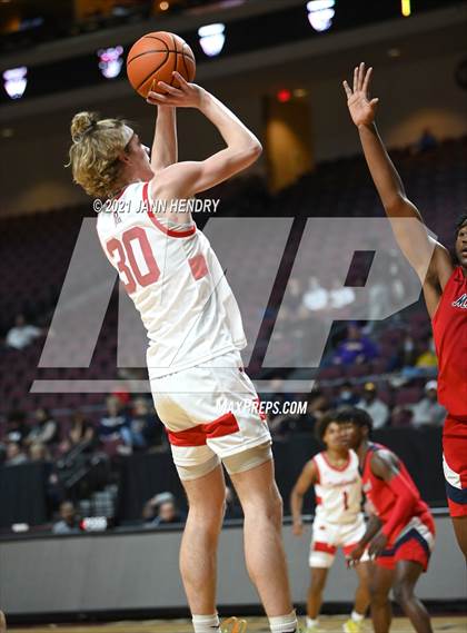 Thumbnail 3 in San Joaquin Memorial vs. John Paul II (Tarkanian Classic) photogallery.