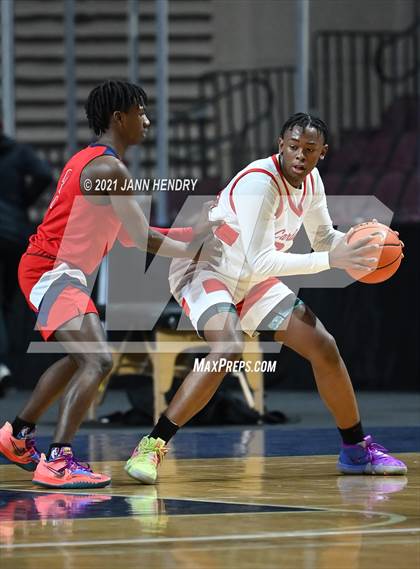 Thumbnail 2 in San Joaquin Memorial vs. John Paul II (Tarkanian Classic) photogallery.