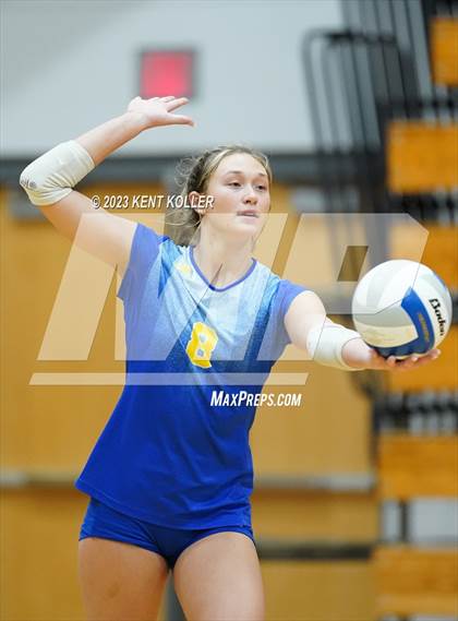 Thumbnail 2 in Marian vs. Grosse Pointe South (MHSAA Regional Final) photogallery.