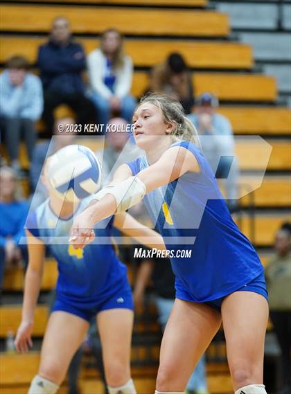 Thumbnail 3 in Marian vs. Grosse Pointe South (MHSAA Regional Final) photogallery.