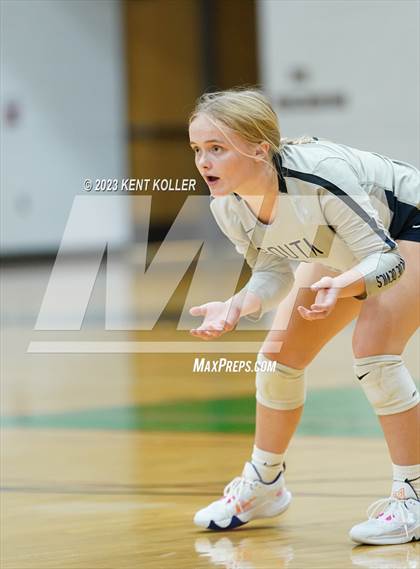 Thumbnail 3 in Marian vs. Grosse Pointe South (MHSAA Regional Final) photogallery.