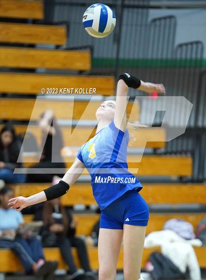 Thumbnail 2 in Marian vs. Grosse Pointe South (MHSAA Regional Final) photogallery.
