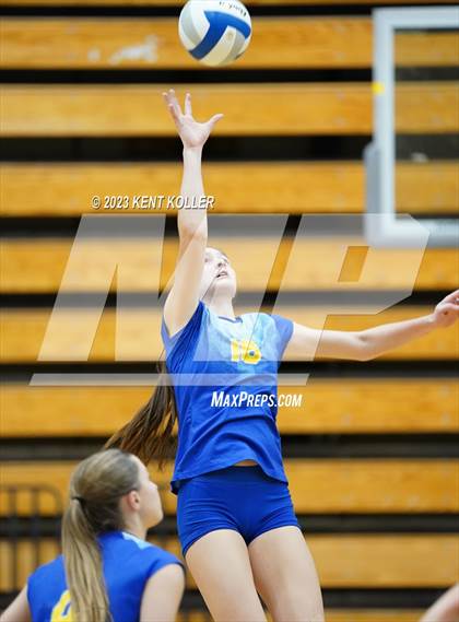 Thumbnail 2 in Marian vs. Grosse Pointe South (MHSAA Regional Final) photogallery.