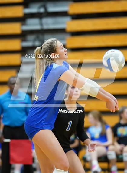 Thumbnail 3 in Marian vs. Grosse Pointe South (MHSAA Regional Final) photogallery.