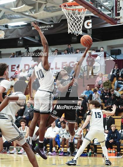 Thumbnail 2 in La Lumiere vs. Sunrise Christian Academy (Spalding Hoophall Classic) photogallery.