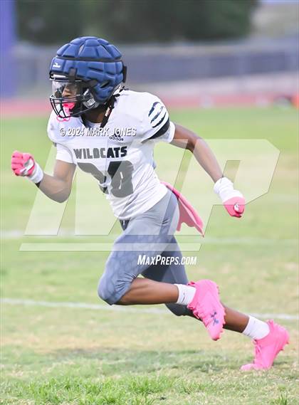 Thumbnail 2 in Sunrise Mountain vs. Willow Canyon (Scrimmage) photogallery.