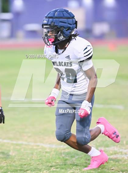 Thumbnail 2 in Sunrise Mountain vs. Willow Canyon (Scrimmage) photogallery.