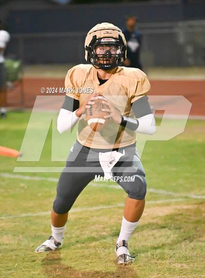 Thumbnail 1 in Sunrise Mountain vs. Willow Canyon (Scrimmage) photogallery.